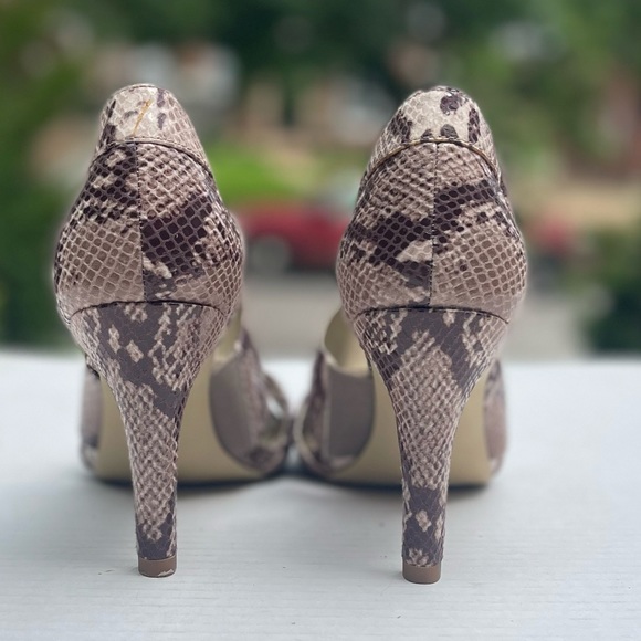 Anne Klein Sandals - Picture 9 of 14